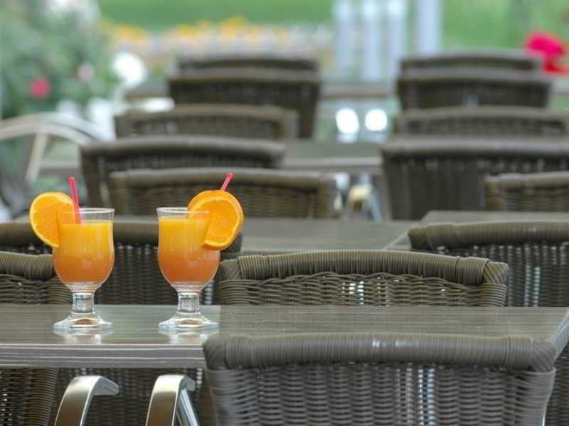 Hotel Novel Restaurant La Mamma Annecy Exterior photo